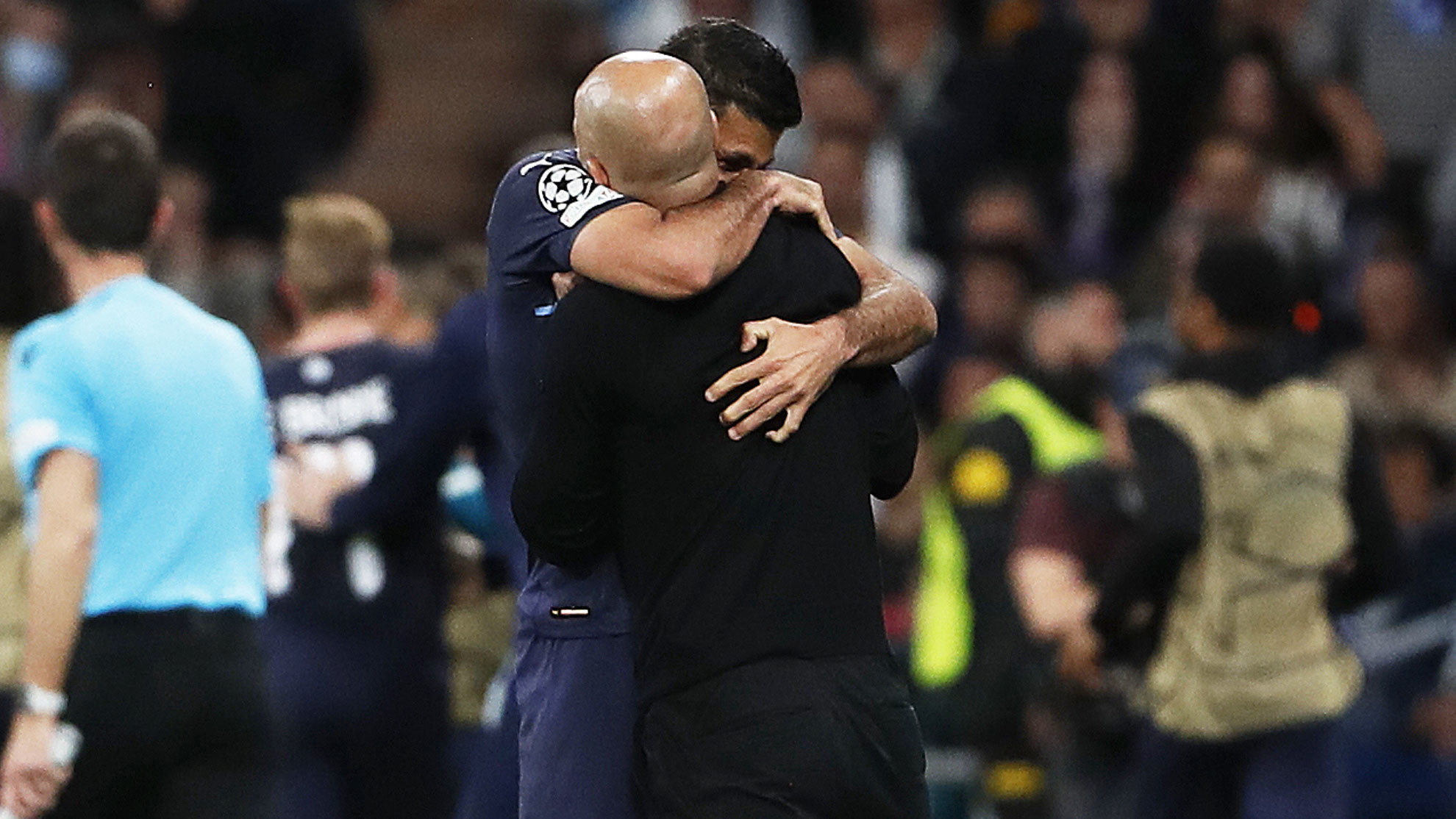 士气受到一 士气受到一